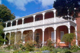 Glen Osborne House - Holiday Cairns 0