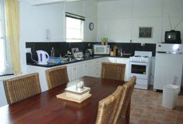 Giants' Table And Cottages - Holiday Cairns 3