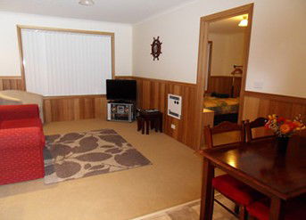 Driftwood Strahan Villas - Holiday Cairns 2