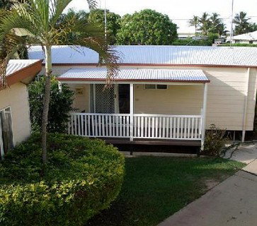 Ashs Holiday Units And Cafe - Holiday Cairns 1