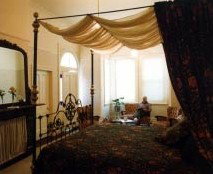 Antoinette's Bed & Breakfast - Holiday Cairns 0