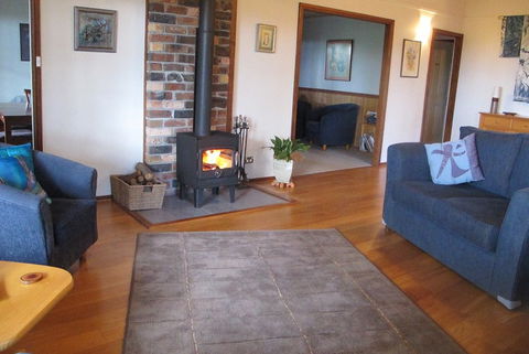 Interludes Cottages At Bawley Point - Holiday Cairns 3