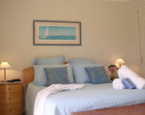 A Bay Beachcomber And Jervis Bays SeaChange - Holiday Cairns 1