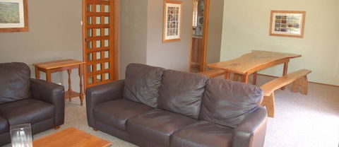 Beachfront House - Holiday Cairns 1