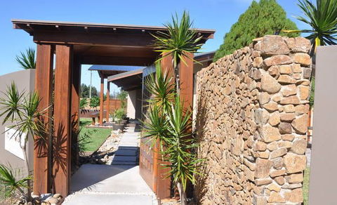 Beachfront House - Holiday Cairns 2