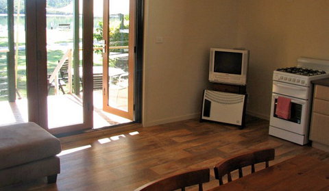 Bentley Waterfront - Holiday Cairns 5
