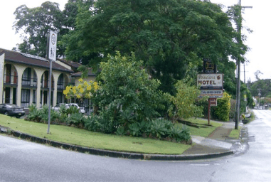 Poinciana Motel - Holiday Cairns 3