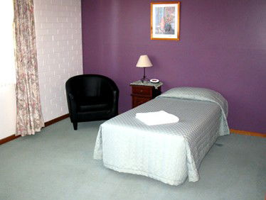Edge Guest Rooms - Holiday Cairns 1