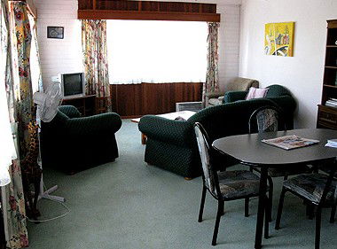 Edge Guest Rooms - Holiday Cairns 2