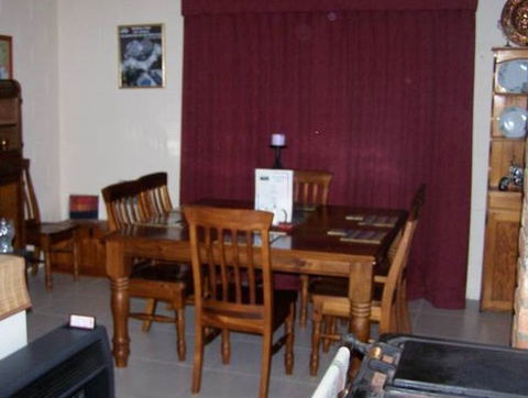 Ben Boyd Guesthouse - Holiday Cairns 1