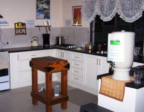 Ben Boyd Guesthouse - Holiday Cairns 3