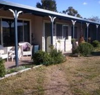 Snowy Vineyard Cottage - Holiday Cairns