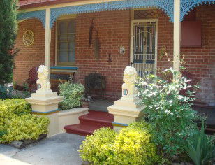 Tumut Accommodation Sefton House - Holiday Cairns 1