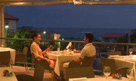 Aqualuna Beach Resort - Holiday Cairns 1