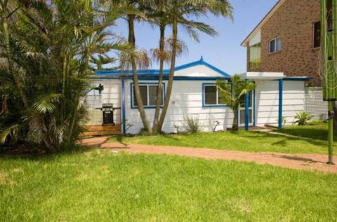 A Beach House On Sunset - Holiday Cairns 0
