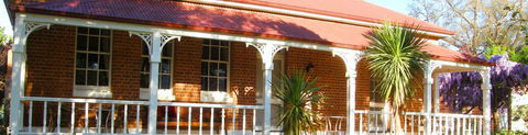Araluen Old Courthouse Bed And Breakfast - Holiday Cairns 0