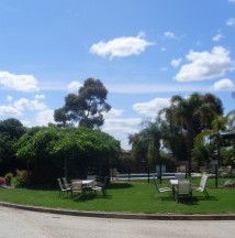 Federation Motor Inn - Holiday Cairns 1