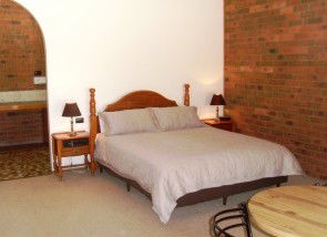 Federation Motor Inn - Holiday Cairns 4