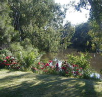 Bidgee Bankside Cottage - Holiday Cairns