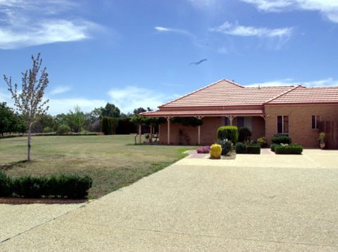 Fairways Bed And Breakfast At Jerilderie - Holiday Cairns 0
