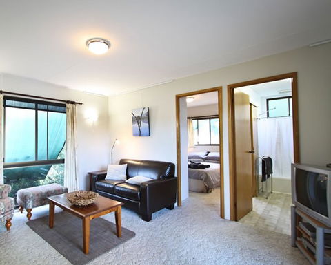 Talmalmo Cottage - Holiday Cairns 3