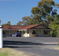 Burke and Wills Motor Inn - Moree - Holiday Cairns