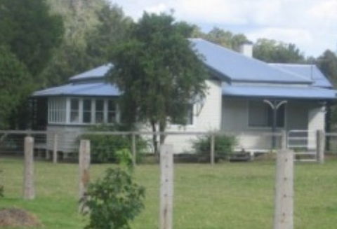Camelot Retreat - Holiday Cairns 1