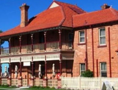 CBC Bed And Breakfast And Cafe - Holiday Cairns 3