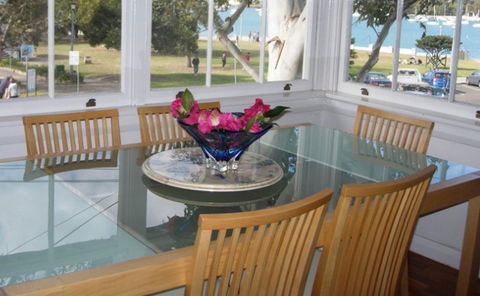 Balmoral Beachfront Apartment - Holiday Cairns 3