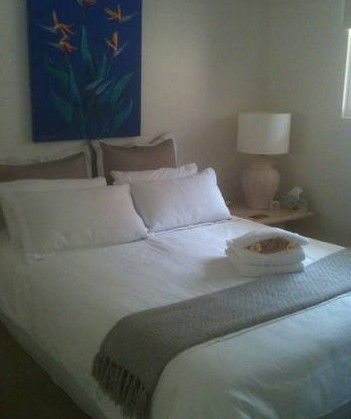Absolute Beachfront Manly Bed And Breakfast - Holiday Cairns 0