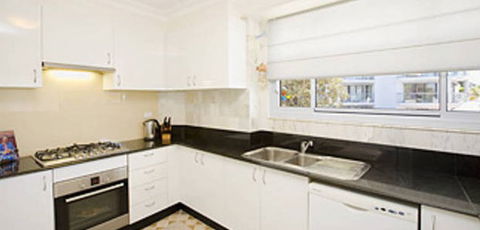 Absolute Beachfront Manly Bed And Breakfast - Holiday Cairns 3