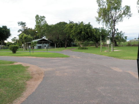 Emerald Cabin And Caravan Village - Holiday Cairns 5