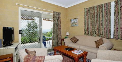 Bed And Breakfast At Wallaby Ridge - Holiday Cairns 1