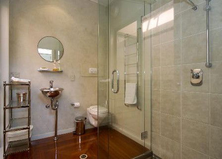 Claytons On Cylinder Beach Front Apartments - Holiday Cairns 4