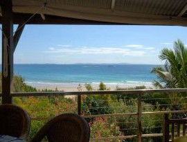 Claytons On Cylinder Beach Front Apartments - Holiday Cairns 5