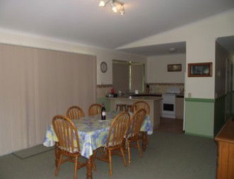 Hillcrest - Holiday Home - Holiday Cairns 3