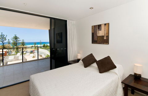 Ambience On Burleigh Beach - Holiday Cairns 3