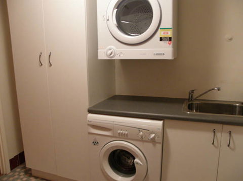 Adair Apartment - Holiday Cairns 6