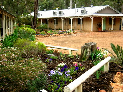 Travellers Rest Motel - Holiday Cairns 0