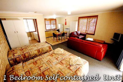 Travellers Rest Motel - Holiday Cairns 3
