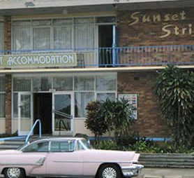 Sunset Strip Budget Resort - Holiday Cairns 1