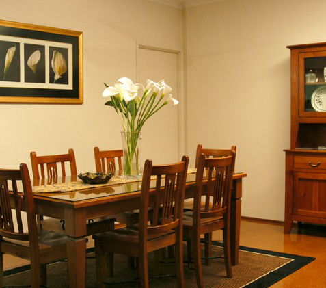 Birds 'n' Bloom Cottages - Holiday Cairns 4