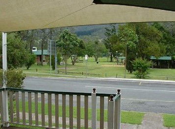 Canungra Motel - Holiday Cairns 2