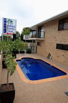 Emerald Central Palms Motel - Holiday Cairns 1