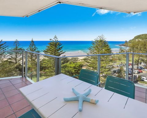 Pacific Regis Beachfront Apartments - Holiday Cairns 7