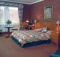 Sovereign Park Motor Inn - Holiday Cairns