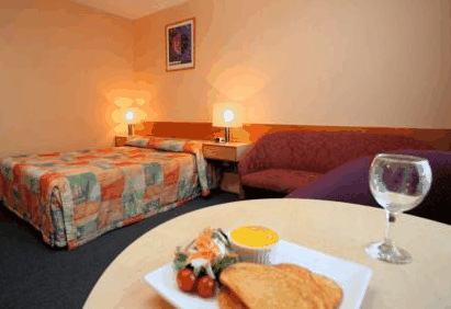 Heemskirk Motor Hotel - Holiday Cairns