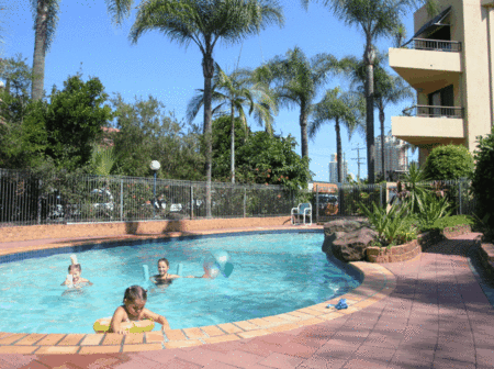 Grangewood Court Holiday Apartments - Holiday Cairns