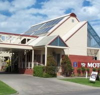 Riverboat Lodge Motor Inn - Holiday Cairns