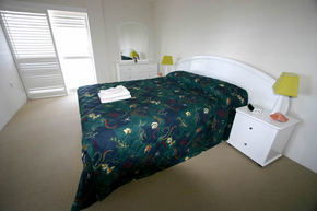 Narrowneck Court - Holiday Cairns 1